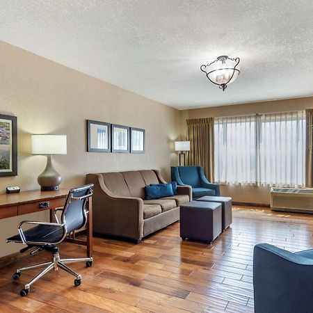Comfort Inn & Suites Blue Ridge Ngoại thất bức ảnh
